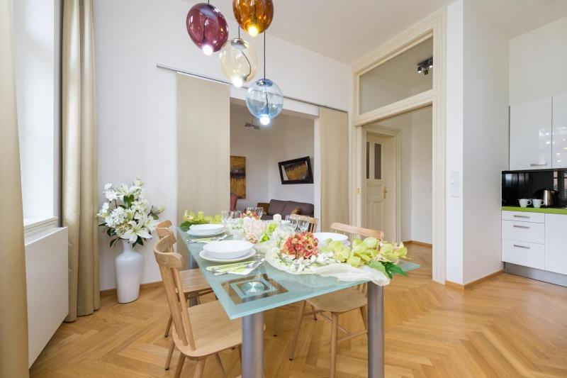 Wishlist Old Residences - New Town Daire